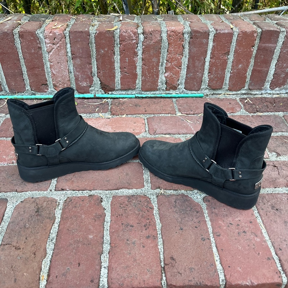 UGG booties 10 - Picture 2 of 7